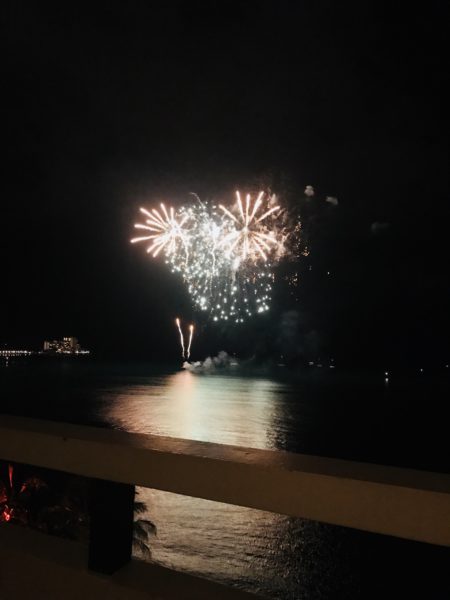 ハワイ シェラトンワイキキでホノルルフェスティバルの花火を見よう まなすけまなこ